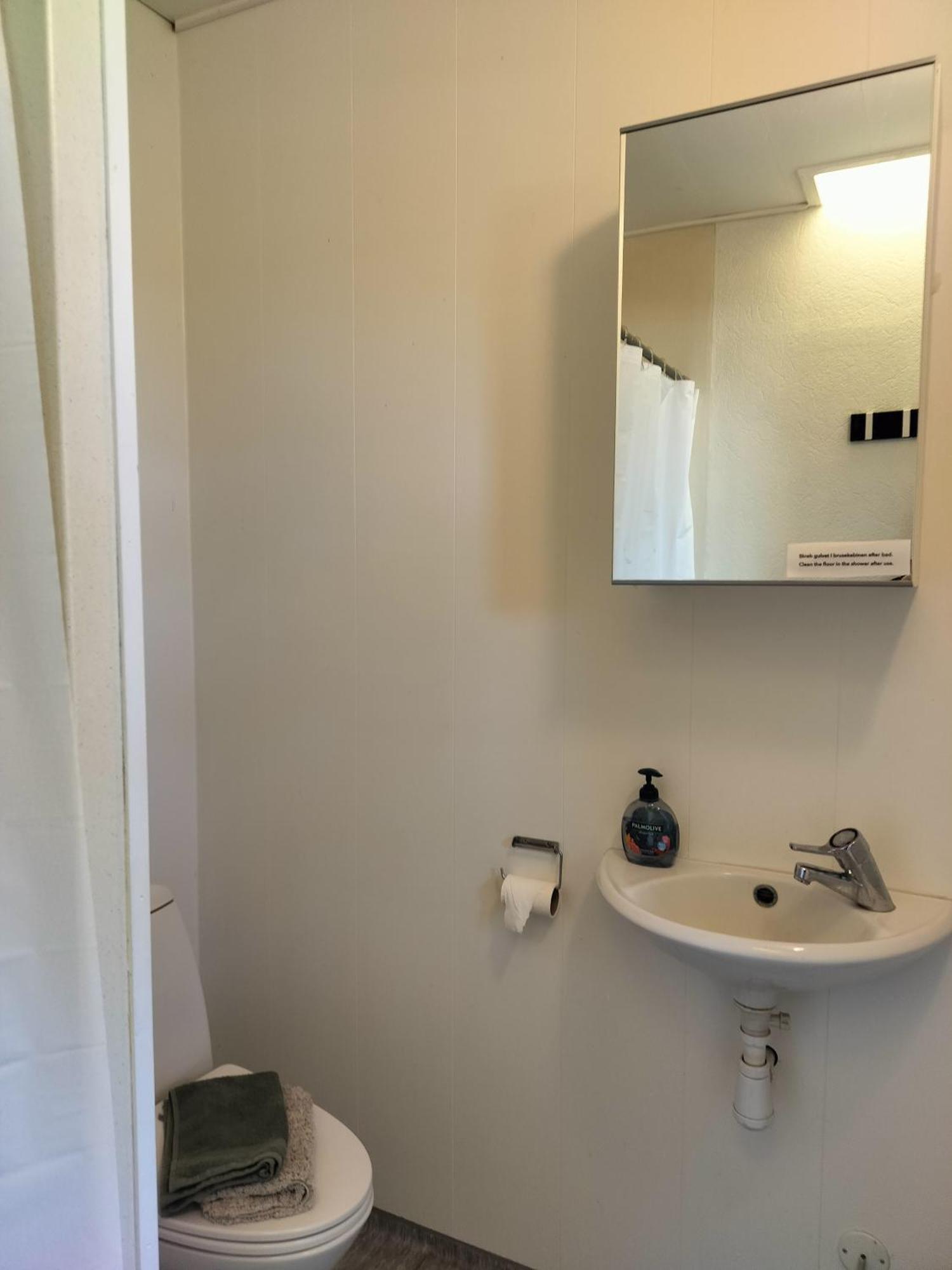Vaerelse I Hytte Ved Stege Nor Exterior photo